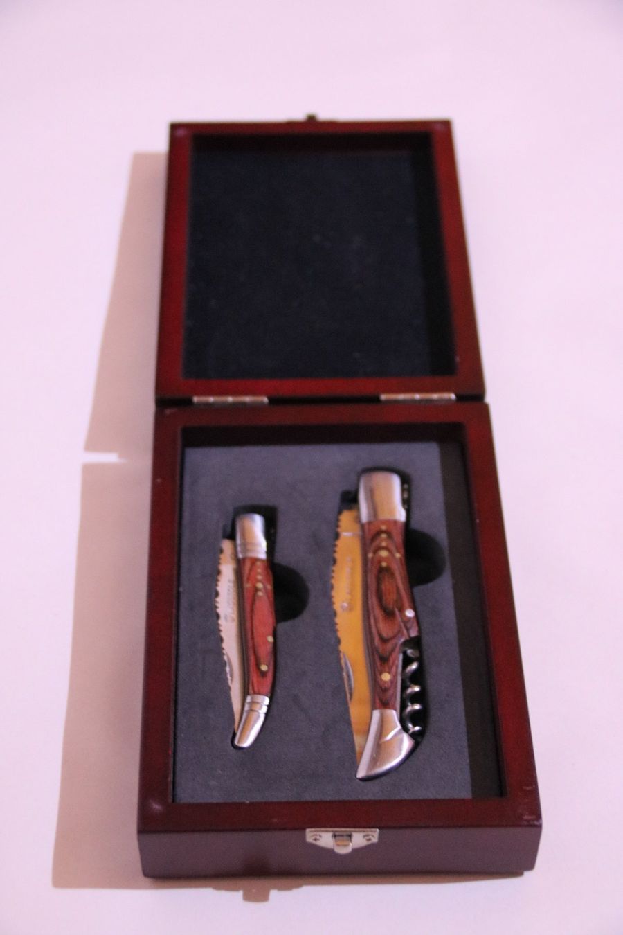 Laguiole Taschenmesser: 2 Laguiole Messer Set Geschenkbox Klappmesser neuwertig – Gebraucht aus Winterthur von lea_wml8 4