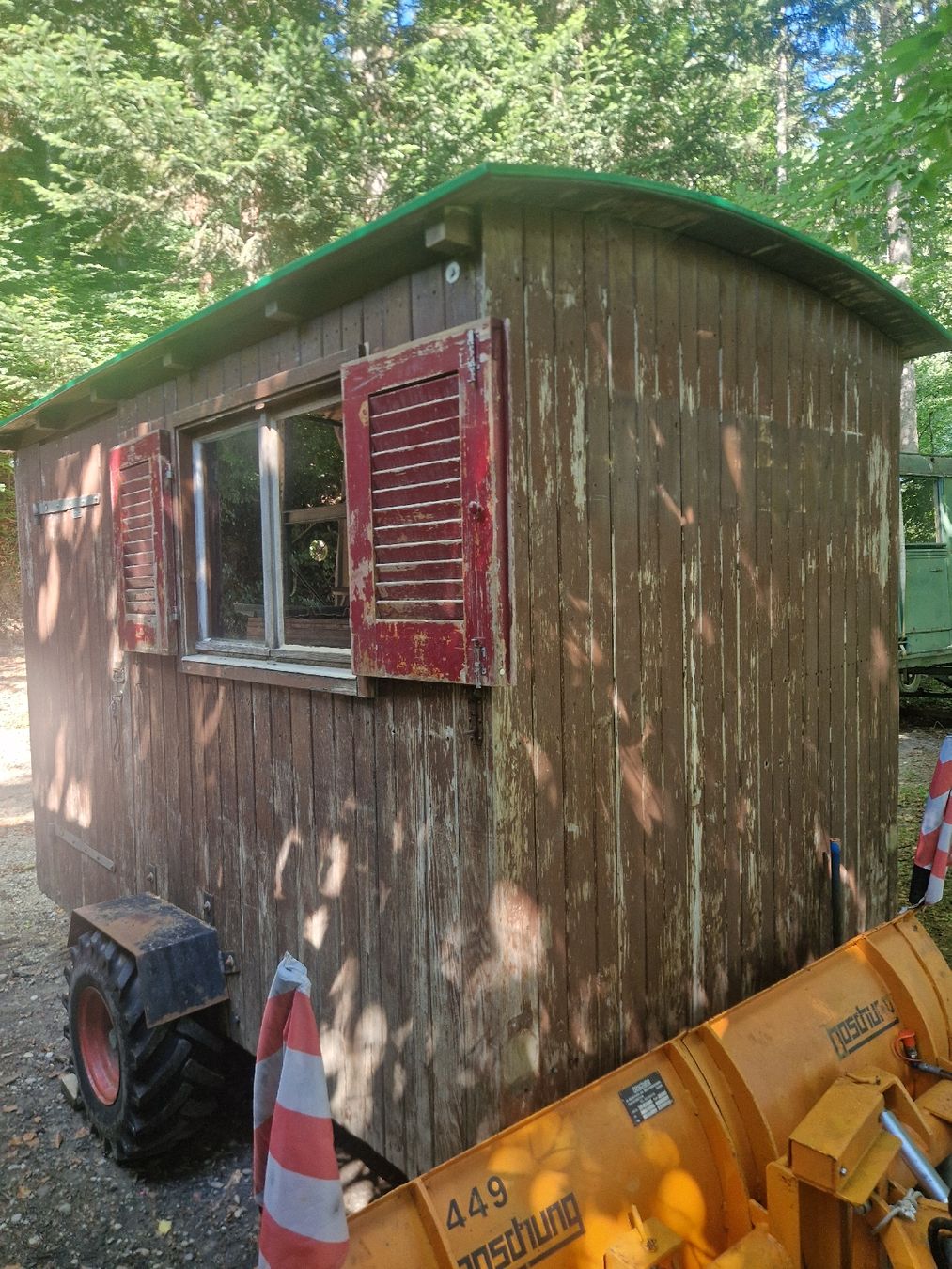Anhänger: Bauwagen  – Gebraucht aus Sumiswald von ForstCounty