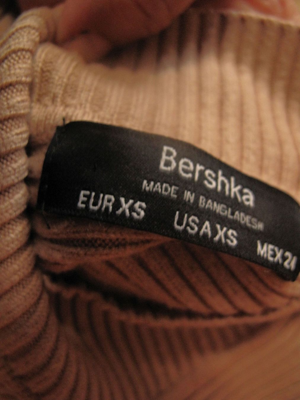Bershka Pullover & Sweatshirts: Bershka Pullover Gr. XS  altrosa A-Post 9 Fr. – Gebraucht aus glarus von Engel_888 2