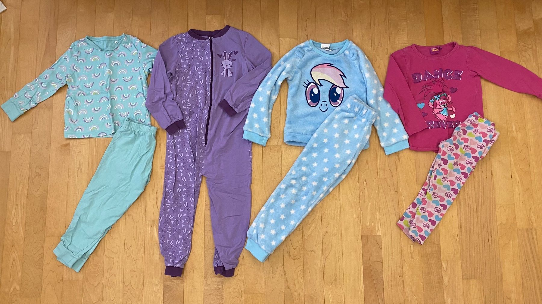 Lotti & Set di vestiti: Tolles Kleiderpaket Gr. 110/116 – Usato da Oensingen venduto da dorian07 7