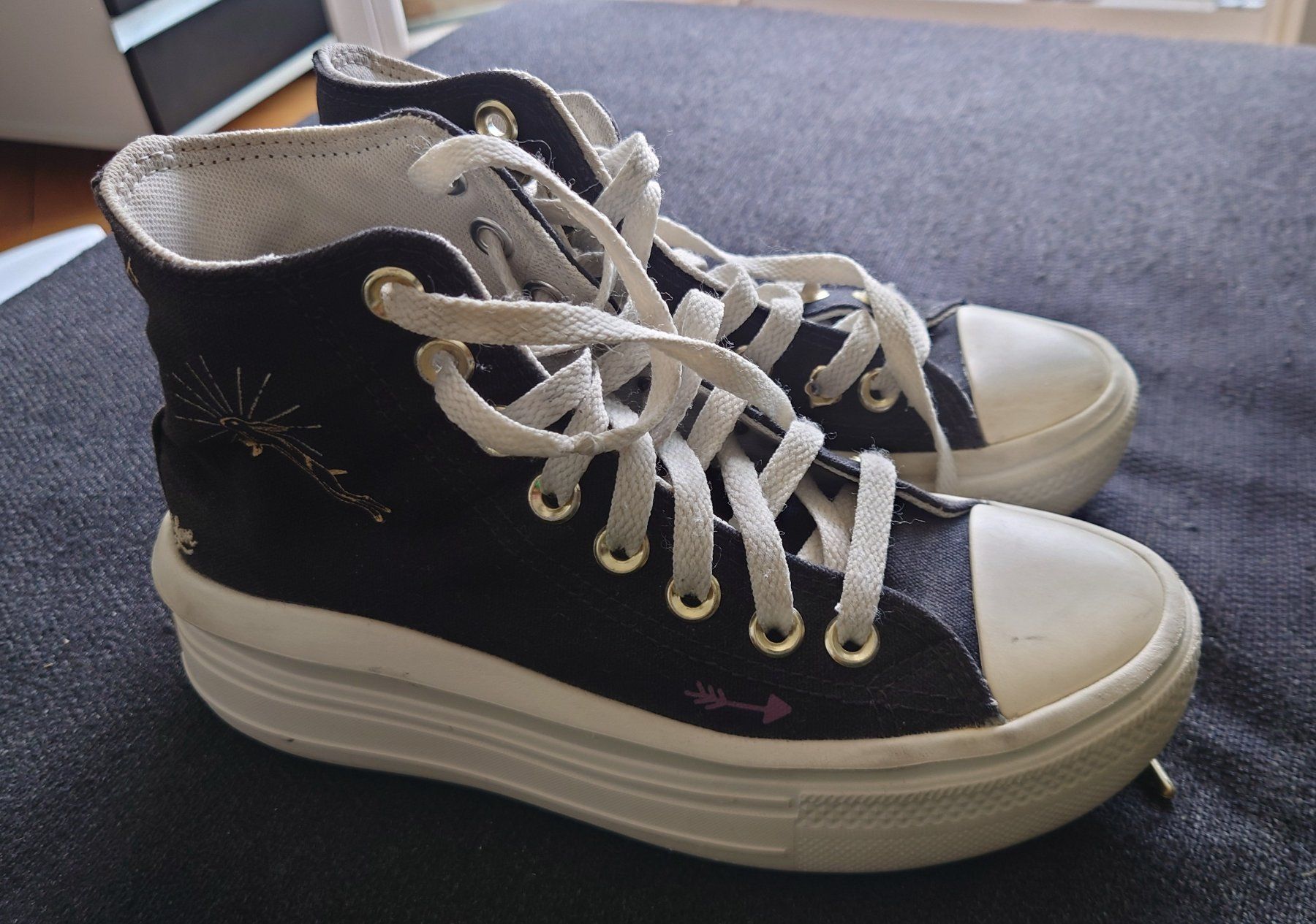 Converse Chaussures filles: Baskets Converse All Star compensées noires taille 36 – D'occasion à Vevey par MAMA-a-Vevey