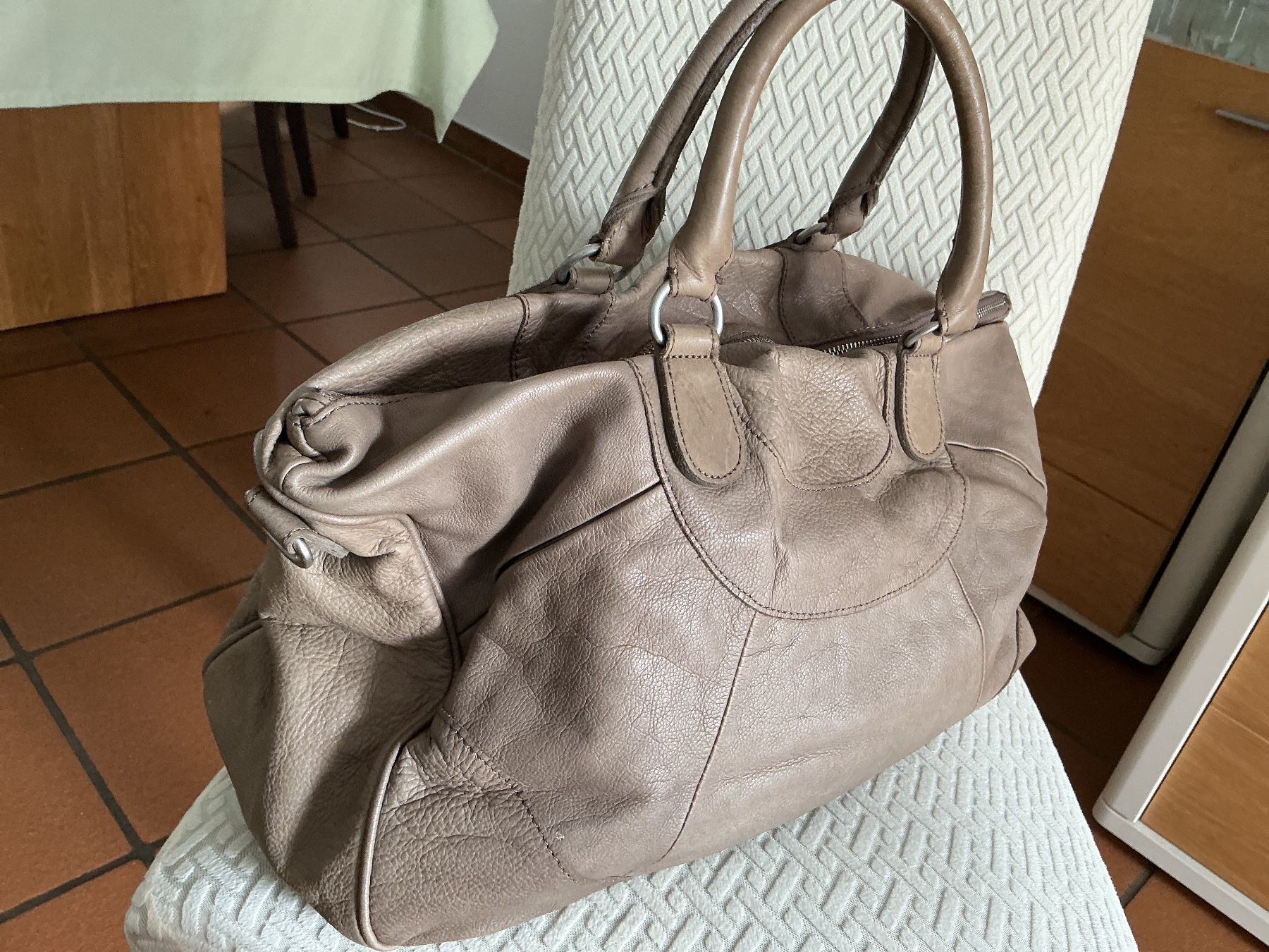 Liebeskind Taschen für Damen: Liebeskind grosse  Tasche Leder beige – Gebraucht aus Wettingen von Andres54 4