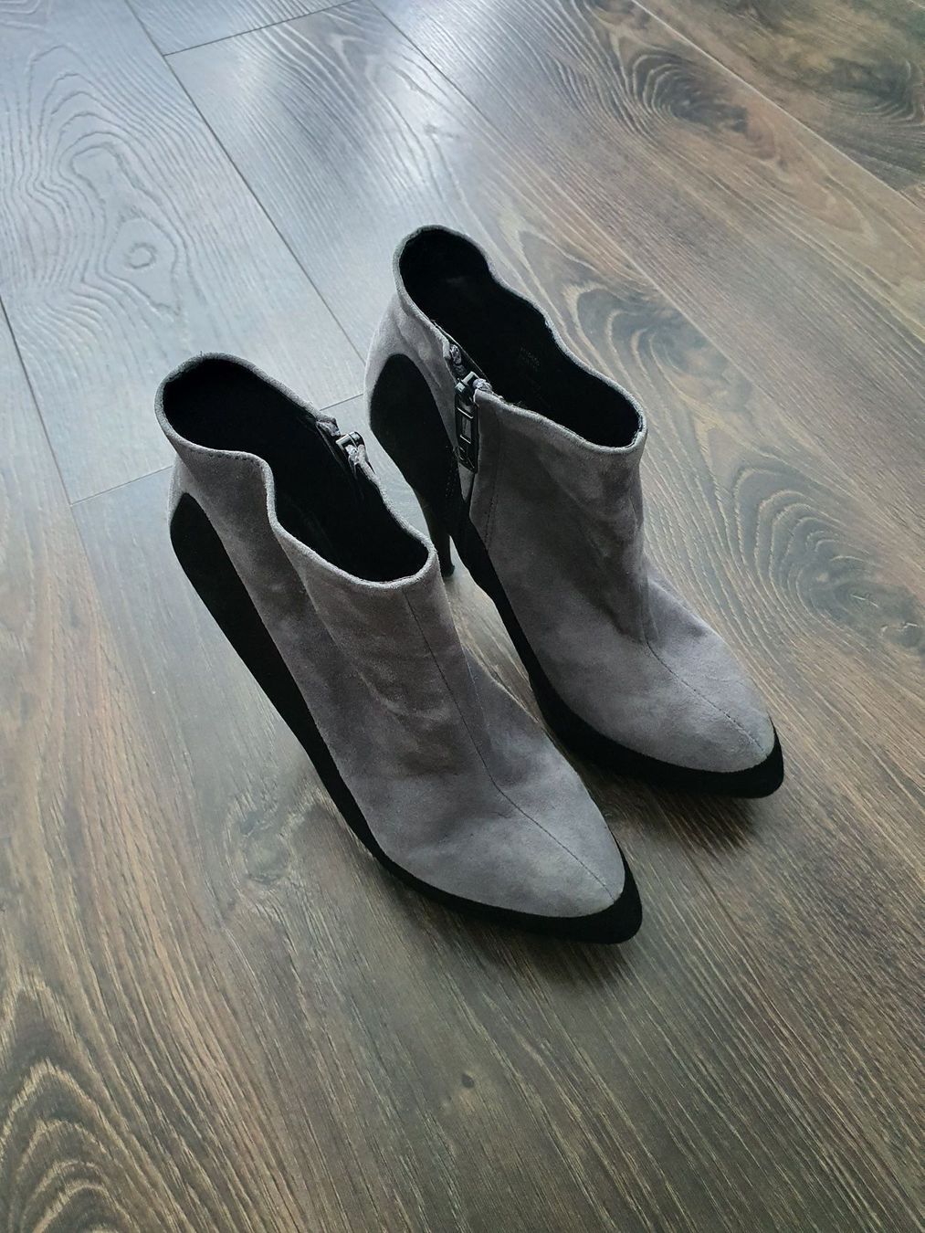 Calvin Klein Chaussures femmes: CALVIN KLEIN Stiefeletten. Grosse 37 – D'occasion à Basel par morochadelsur 1