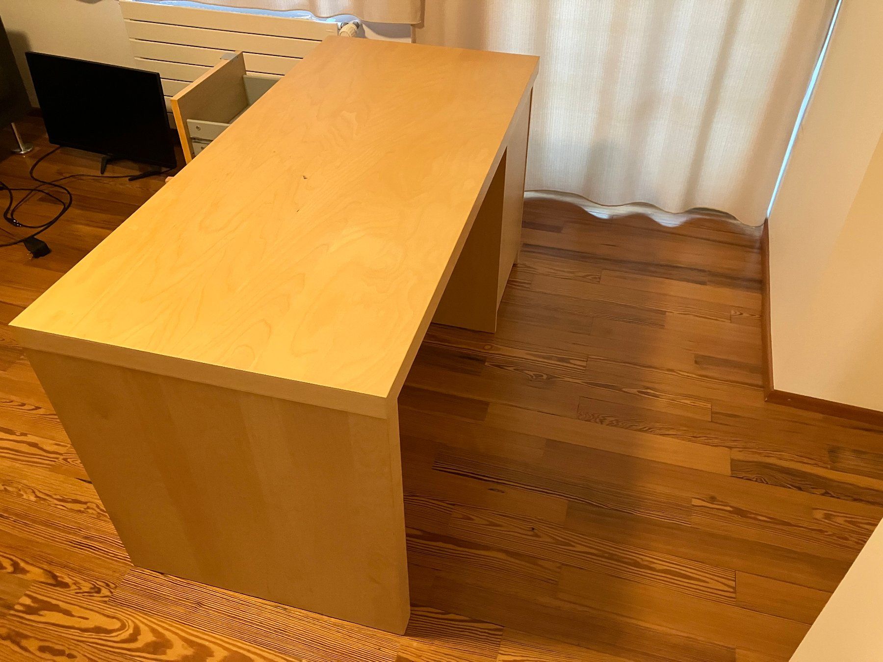 Ikea Schreibtische: Schreibtisch mit integriertem Korpus – Gebraucht aus St. Gallen von JorisSs 3
