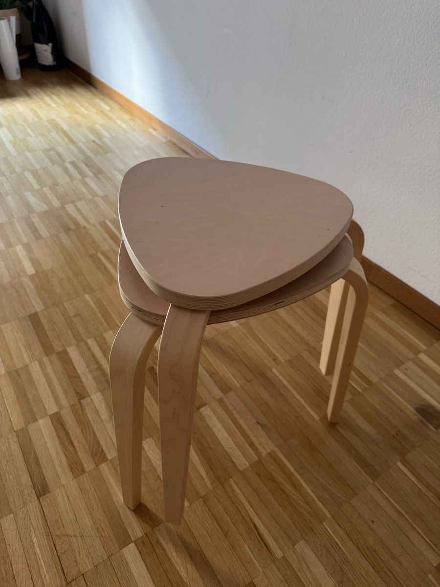 Articoli in legno: Hocker Holz 2 Stk. neuwertig – Usato da Zürich venduto da sofiaalpac 1
