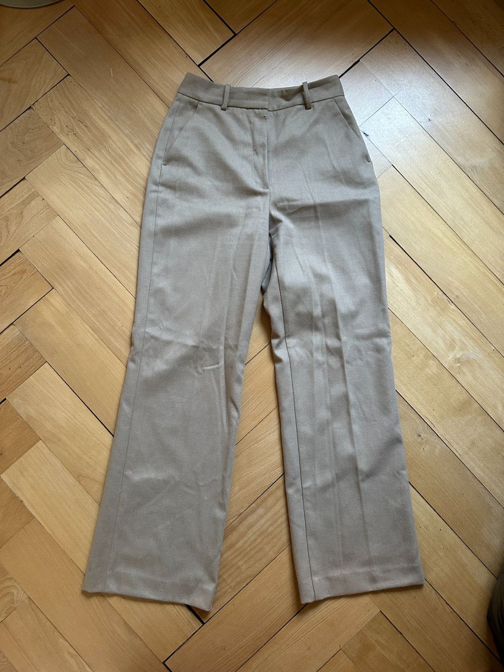 Zara Hosen: ZARA - Hose beige S – Gebraucht aus Zürich von Diazaio