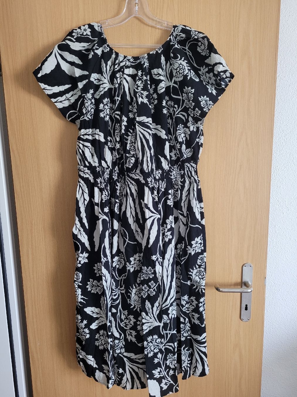 H&M Vestiti: H&M Kleid gr L – Usato da Tuggen venduto da Melon