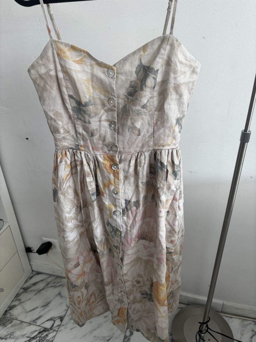 H&M Kleider: Kleid mit Blumen  – Gebraucht aus Sulzbach von dfrey25
