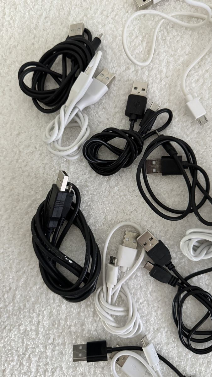 Cavi: Câbles MICRO USB 1.- pièce – Nuovo (secondo la descrizione) da Vevey venduto da diogodasilva_