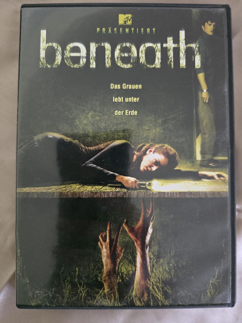 Alle DVDs: DVD - beneath – Gebraucht aus Zug von nic_wlj8