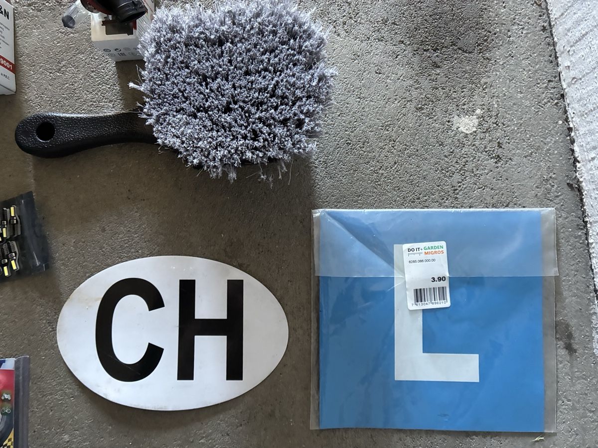 Autres accessoires p. véhicule: Auto Zubehör Set – D'occasion à Emmenbrücke par nne_hm9j 3