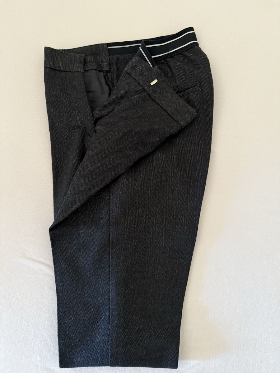 Zara Hosen: Zara black trousers T-M – Gebraucht aus Epalinges von Lily2006 2