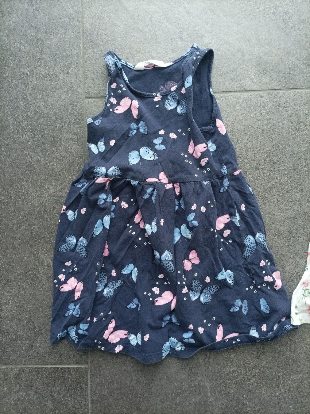 H&M Robes et jupes: 2 Mädchen Röckchen 98/104 – D'occasion à Aeschi (SO) par clementinli 1