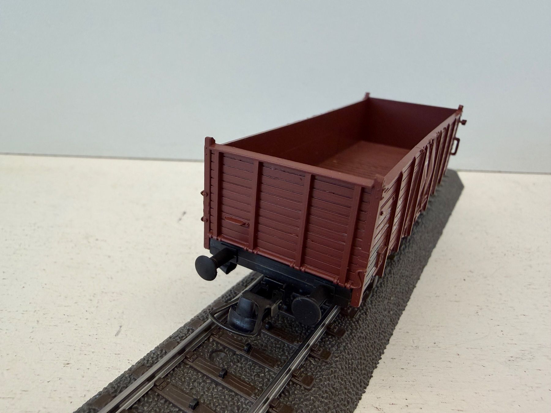 Roco Modelleisenbahnen: Roco  Hochborg Güterwagen der DB – Gebraucht aus Büsserach von ModellbahnDepot 4