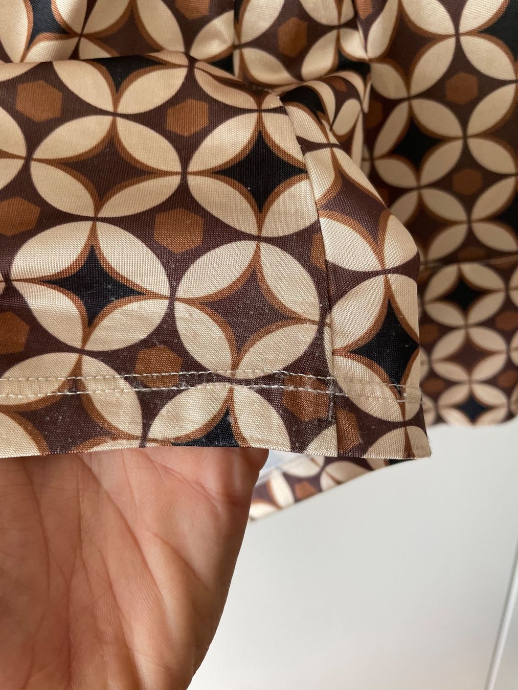Mango Camicette: Mango Satin-Look Bluse Retro, Braun,  Geometrisch Gr. S – Usato da Neukirch an der Thur venduto da bee88 1