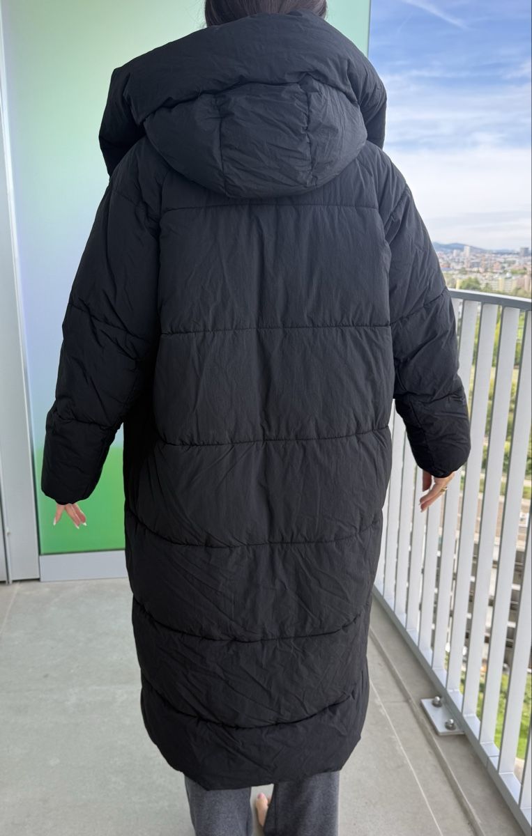 Zara Cappotti: Zara TRF Outerwear extra long puffer jacket black – Usato da Dübendorf venduto da ReLoved_Fashion_ZH 1