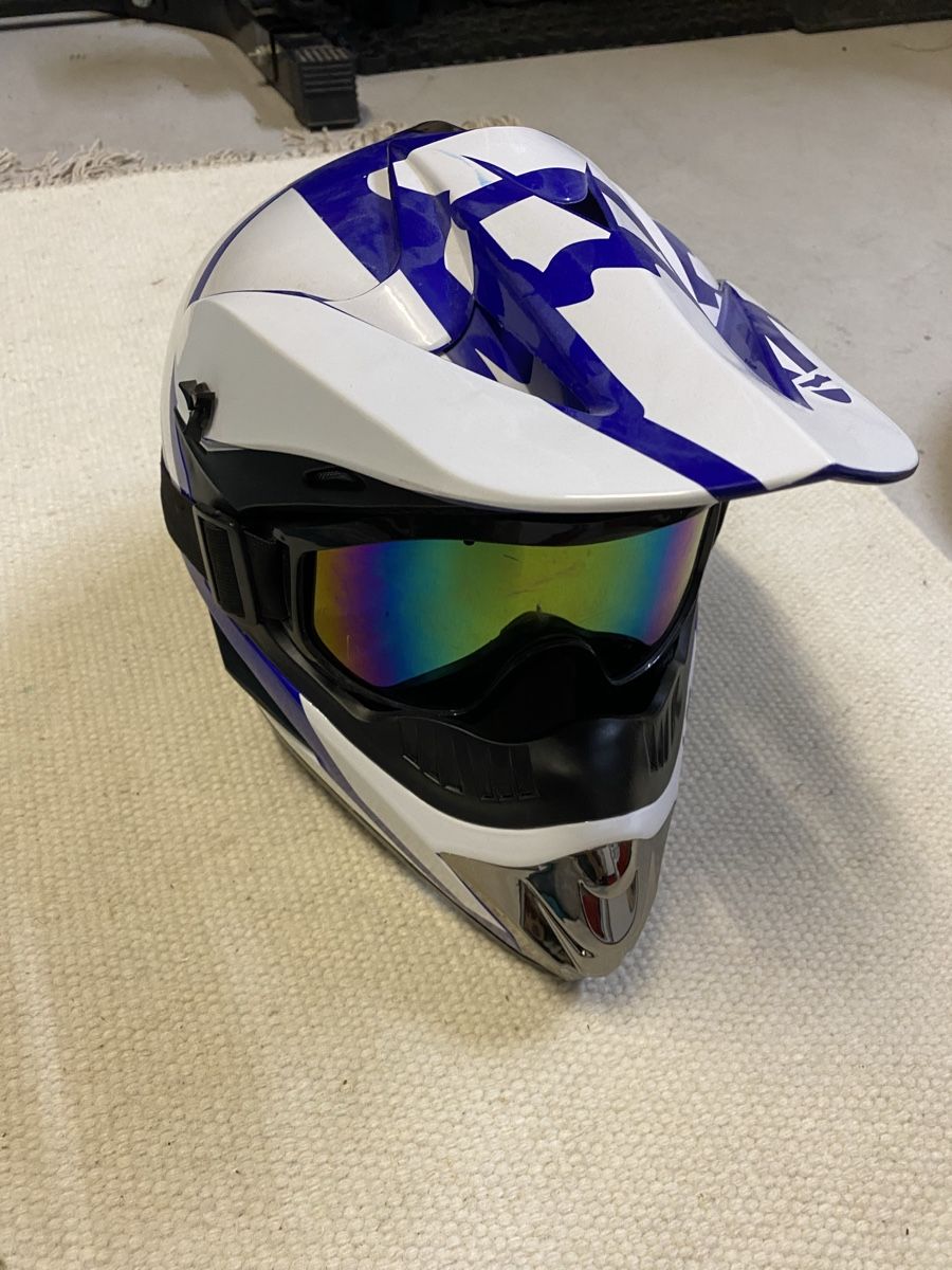 Casques: Velohelm, Integralhelm Gr. M – D'occasion à Murten par juliagnaedinger