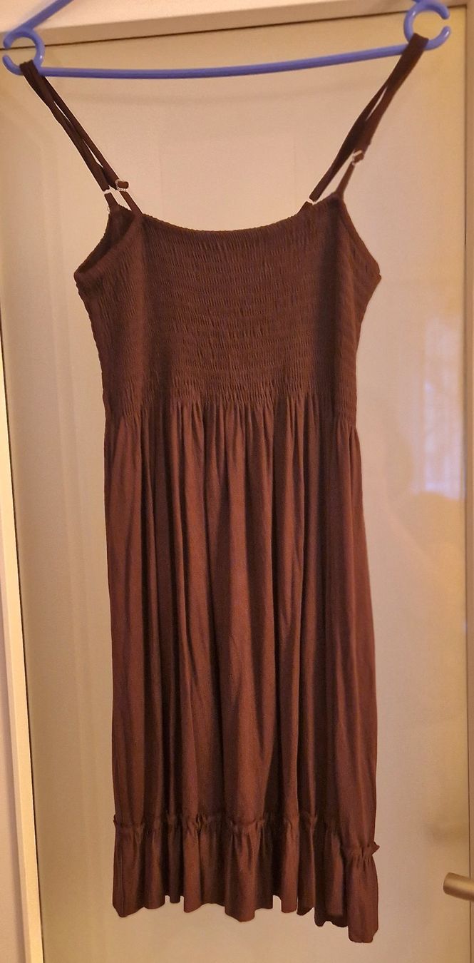 Kleider: Robe Grandeur L – Gebraucht aus Couvet von Pioune