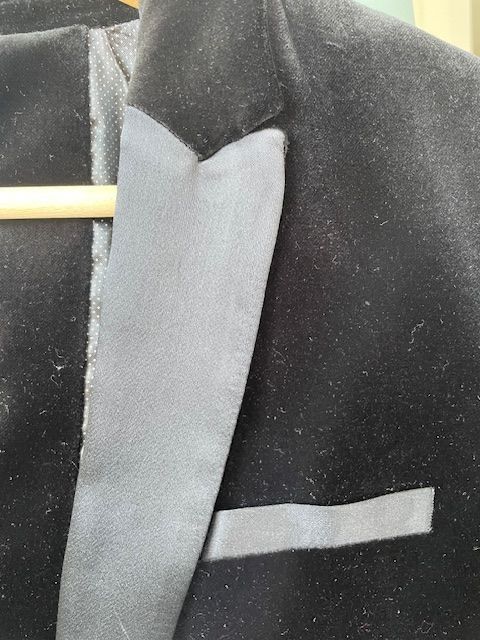 Massimo Dutti Giacche: Massimo Dutti Samt-Blazer, Schwarz, Grösse 36, Top Zustand – Nuovo (secondo la descrizione) da Coldrerio venduto da Theres2004 1