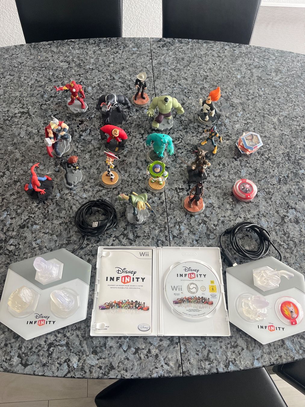 Disney Statuette: Disney Infinity Lot Figurines et Power Discs - – Usato da Crissier venduto da Texavery01