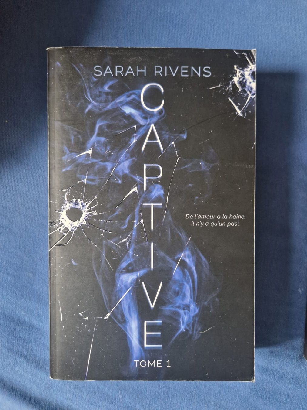 Libri: Captive Tome 1 - Sarah Rivens – Usato da Palézieux-Village venduto da oce_yc95