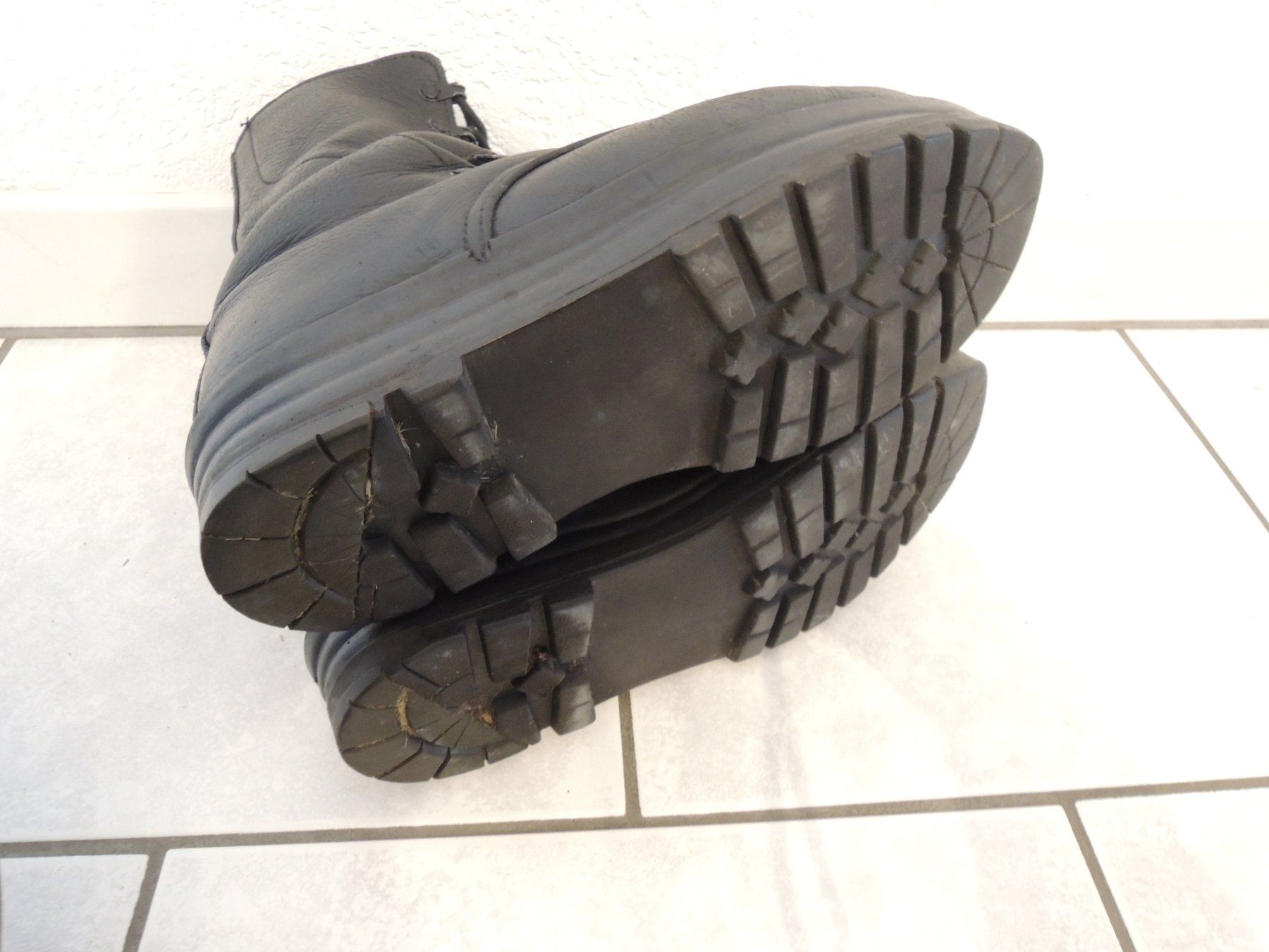 Schweizer Armee Uniformi: Schweizerarmee Schuhe Gr. 41 Extrabreit  Twint ok – Usato da Uznach venduto da Othmar52 2