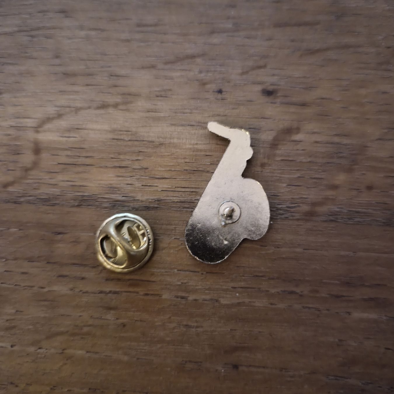 Placchette & Badge: Pin émaillé vintage Saxophone   – Usato da Renens VD venduto da merlin8882 1