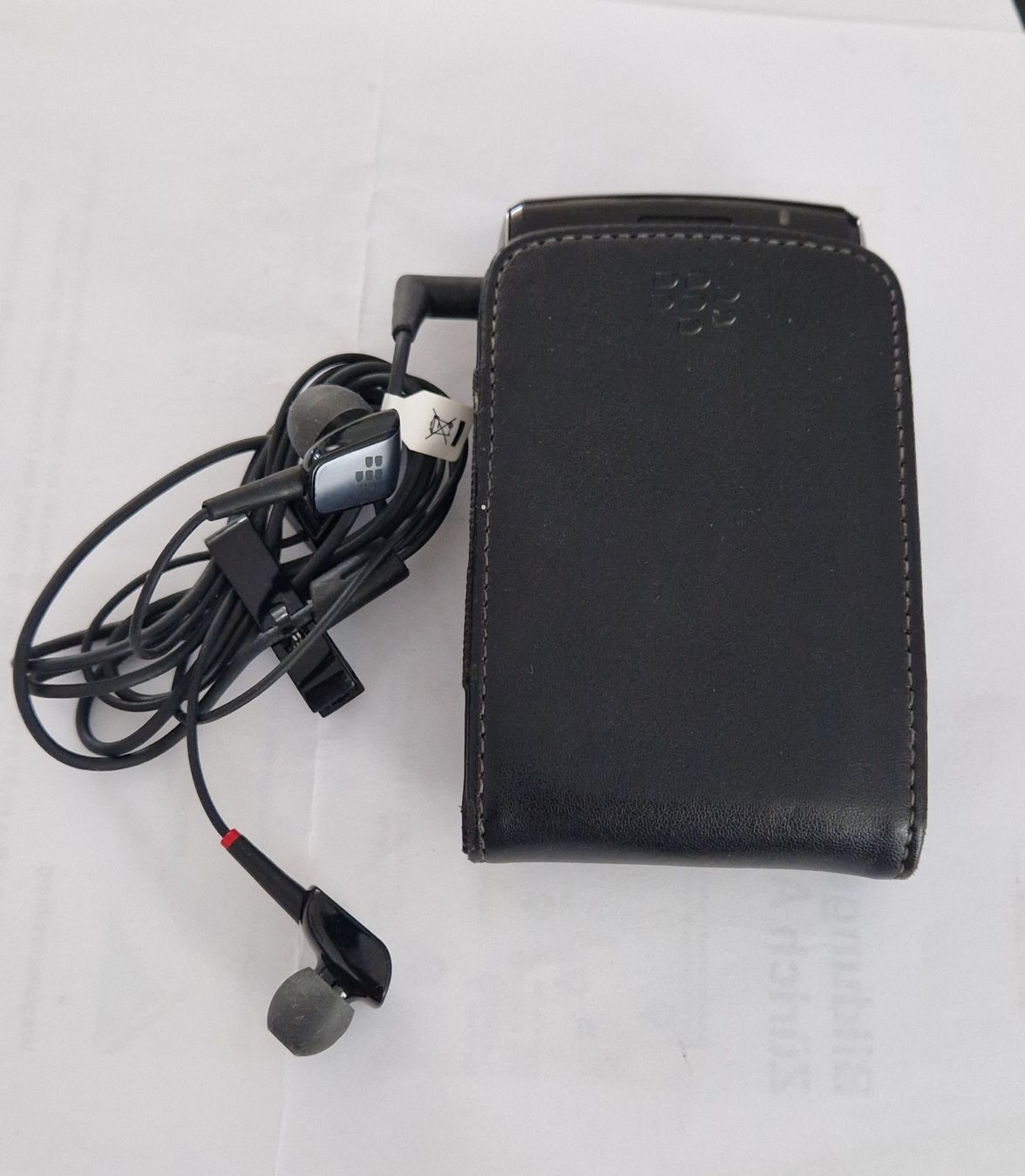 Blackberry Telefoni cellulari / Smartphones: Blackberry Bold 9700 mit Kopfhörer & Schutzhülle – Usato da Niederlenz venduto da scotti2000 1