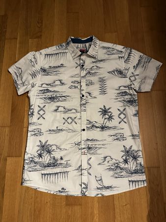 Sommer Hemd mit coolem Print, Grösse L, Top Zustand!