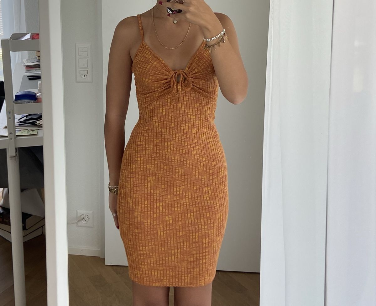 H&M Robes: Sommerkleid orange – Neuf (Voir description) à Thun par moa_jkc7