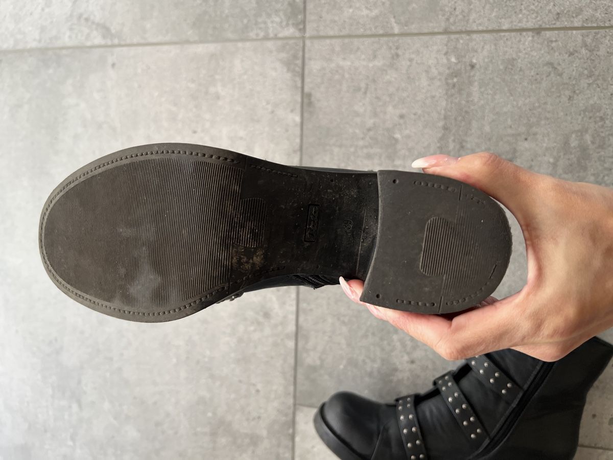 Scarpe da donna: Bata Black Ankle Boots with Buckles, Studs, Size 39! – Usato da Cama venduto da UnleashdByAna 6