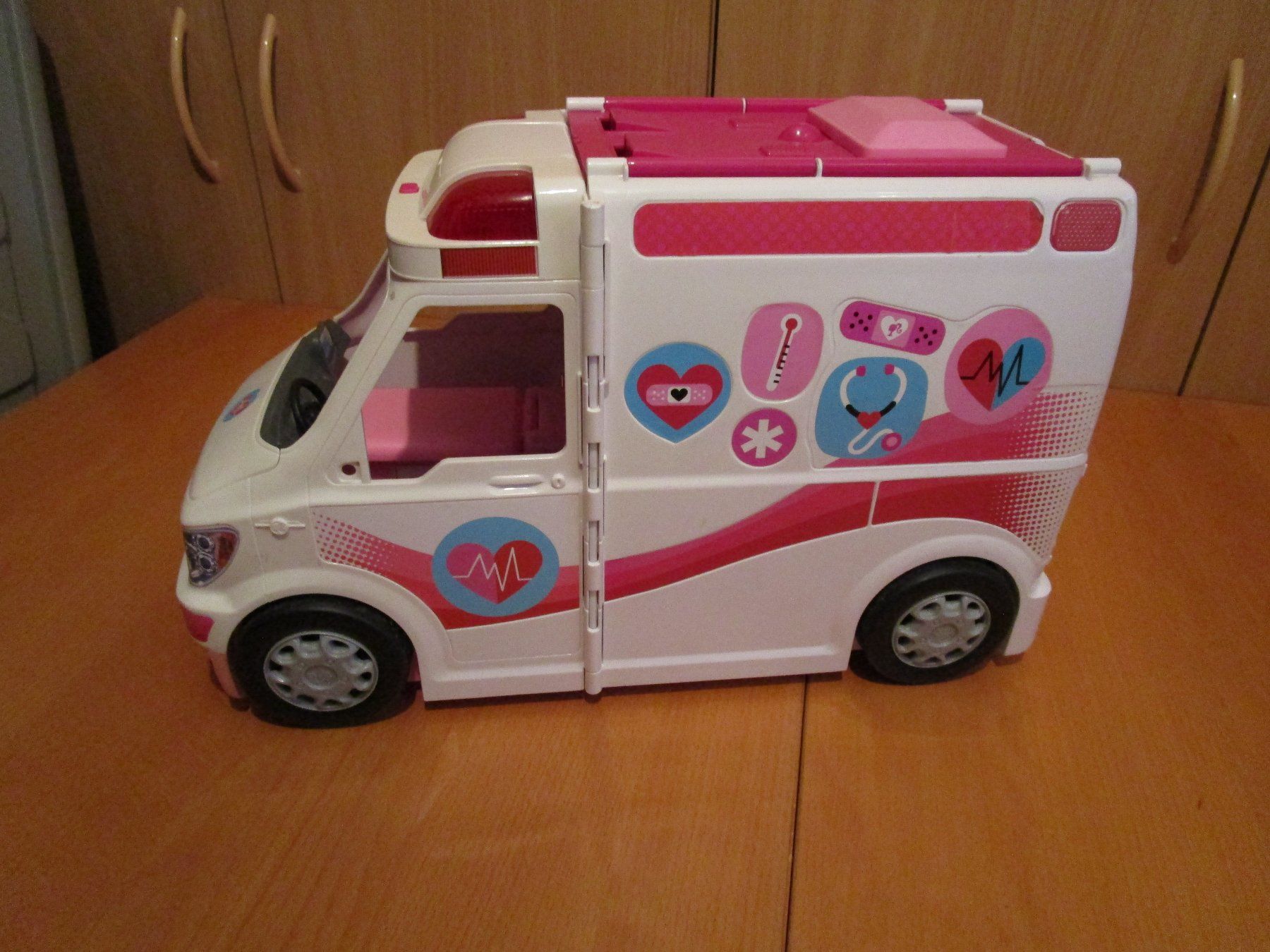 Giocattoli: Barbie  -  Krankenwagen – Usato da Wetzikon ZH venduto da Storchadebar