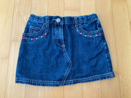 Jeansrock mit farbigem Muster
