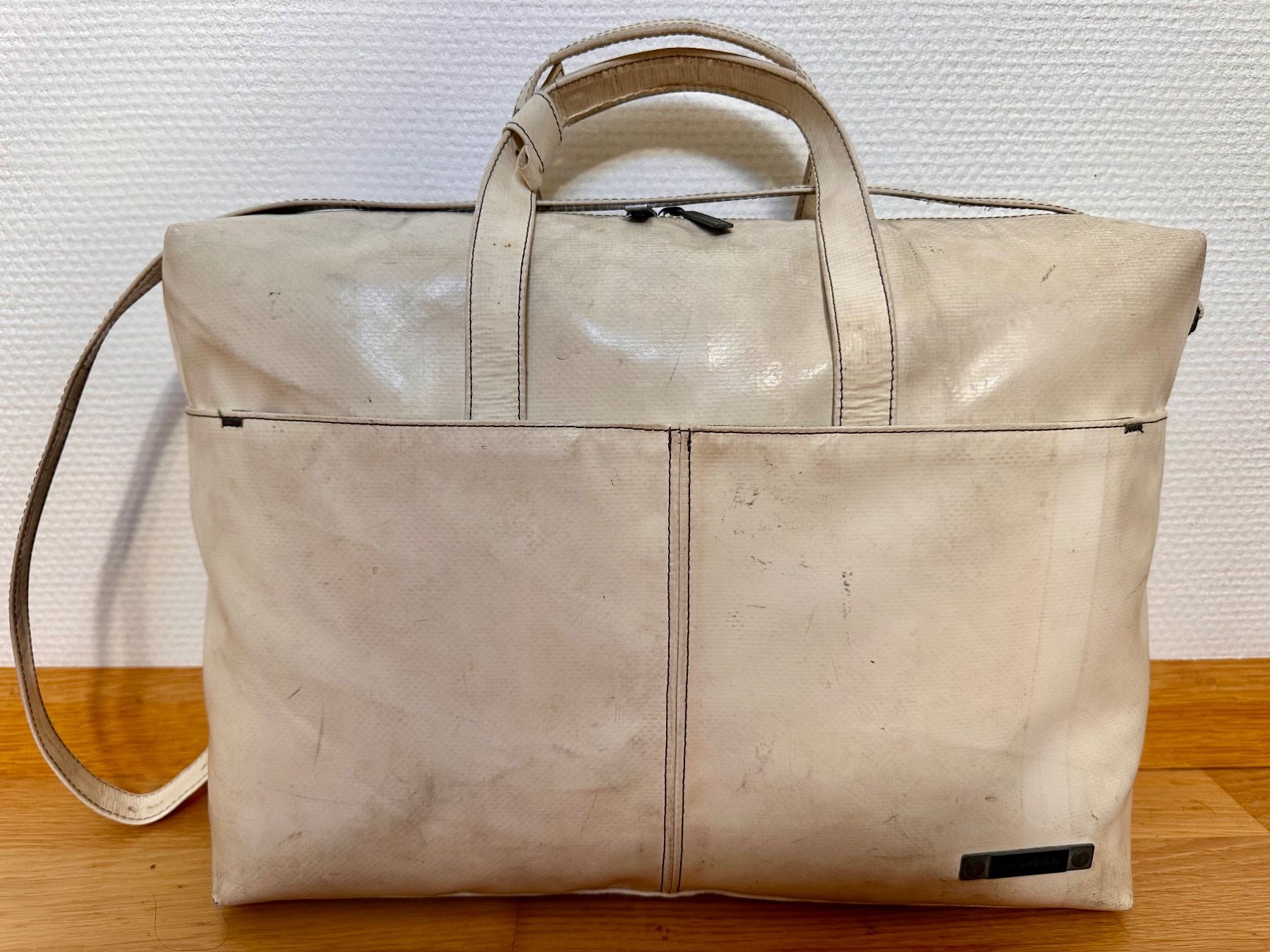 Freitag Borse: FREITAG REFERENCE HOFFMANN F523 Laptoptasche Business Tasche – Usato da Binningen venduto da Rewind1