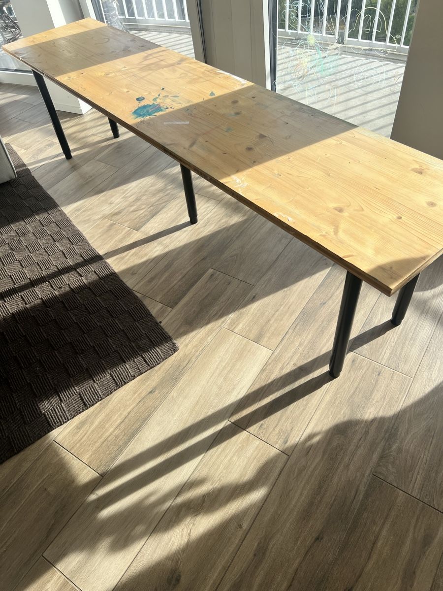 Tavoli: GRATIS - Tisch für Kinder – Usato da Dübendorf venduto da vin_8z5x 3