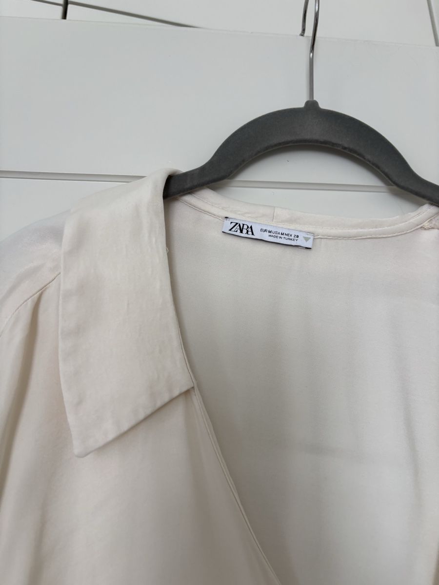 Zara Blusen: Zara Creme Blouse – Gebraucht aus Zürich von Flo021000 1