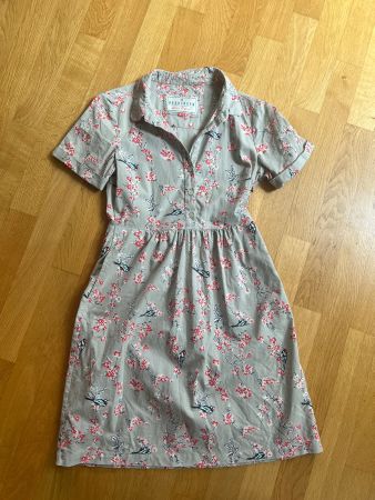 Kleid Brakeburn in taupe mit Vogelprint Gr. 8 (36)