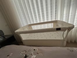 Baby Beistellbett mit weichem Rand