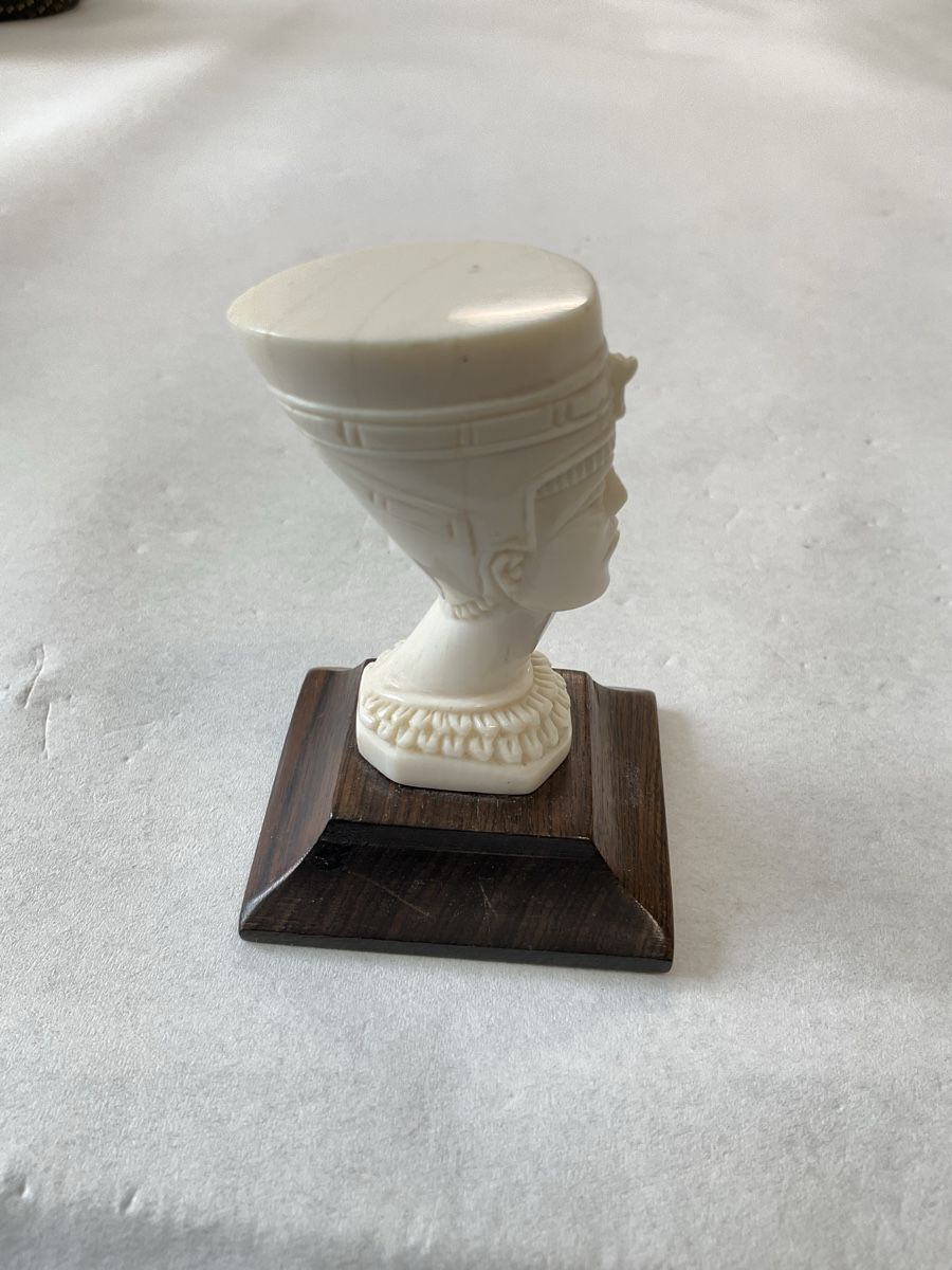 Figurines: Ancienne statuette buste sculpté  – D'occasion à Malleray par Robot12 3