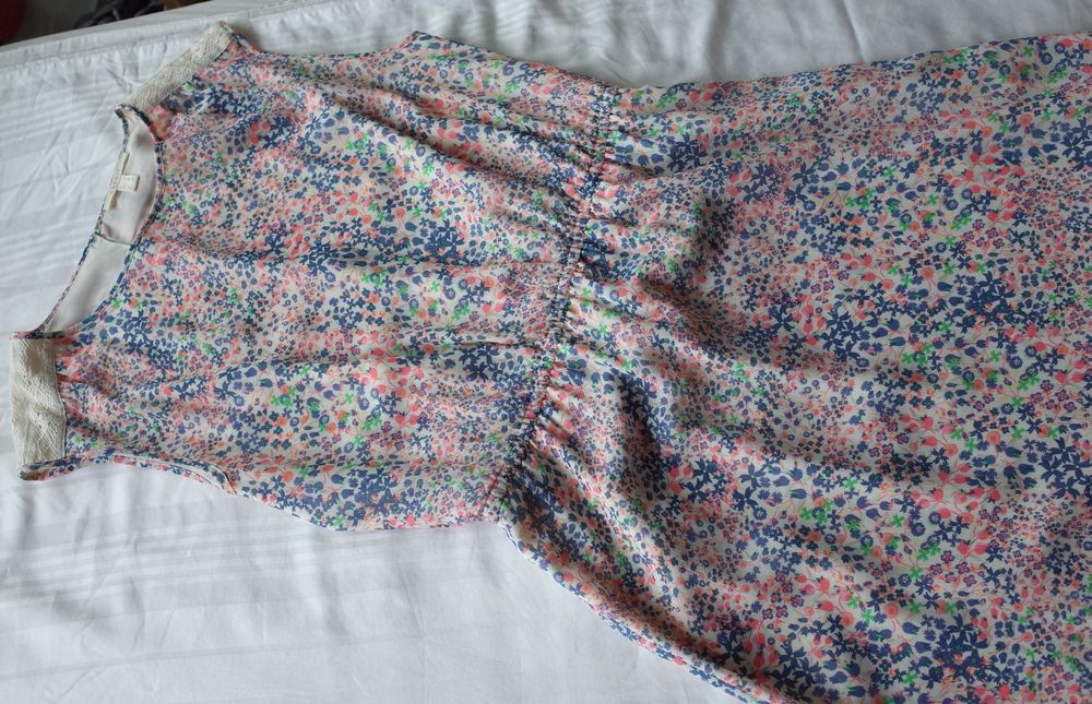 Robe Esprit neuve Kaufen auf Ricardo