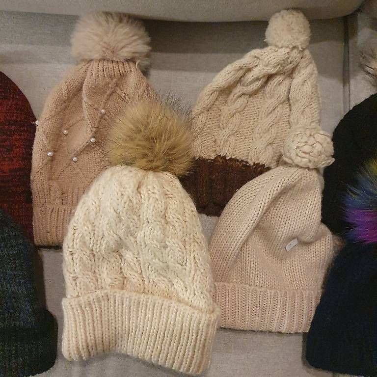 Hüte, Mützen & Caps: Bonnets divers – Gebraucht aus Corcelles-le-Jorat von Fashion_Unfold 1