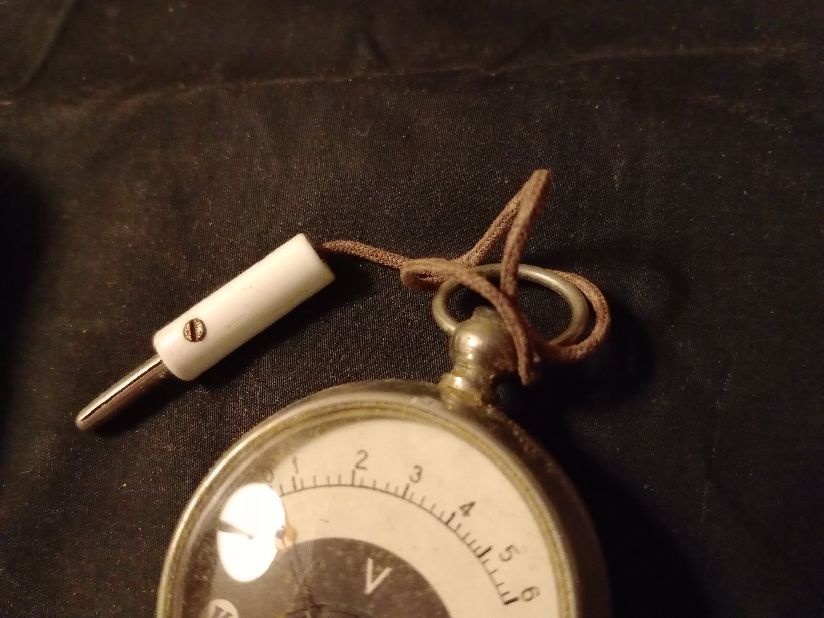 Misurare: Voltmeter K, Vintage Messgerät mit Ledertasche, – Usato da zürich venduto da sotherbies 3