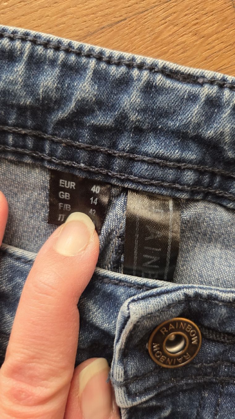 Jeans: 2x Rainbow Skinny Jeans Gr. 40 – Usato da Näfels venduto da CH.Kchlineknopf 1