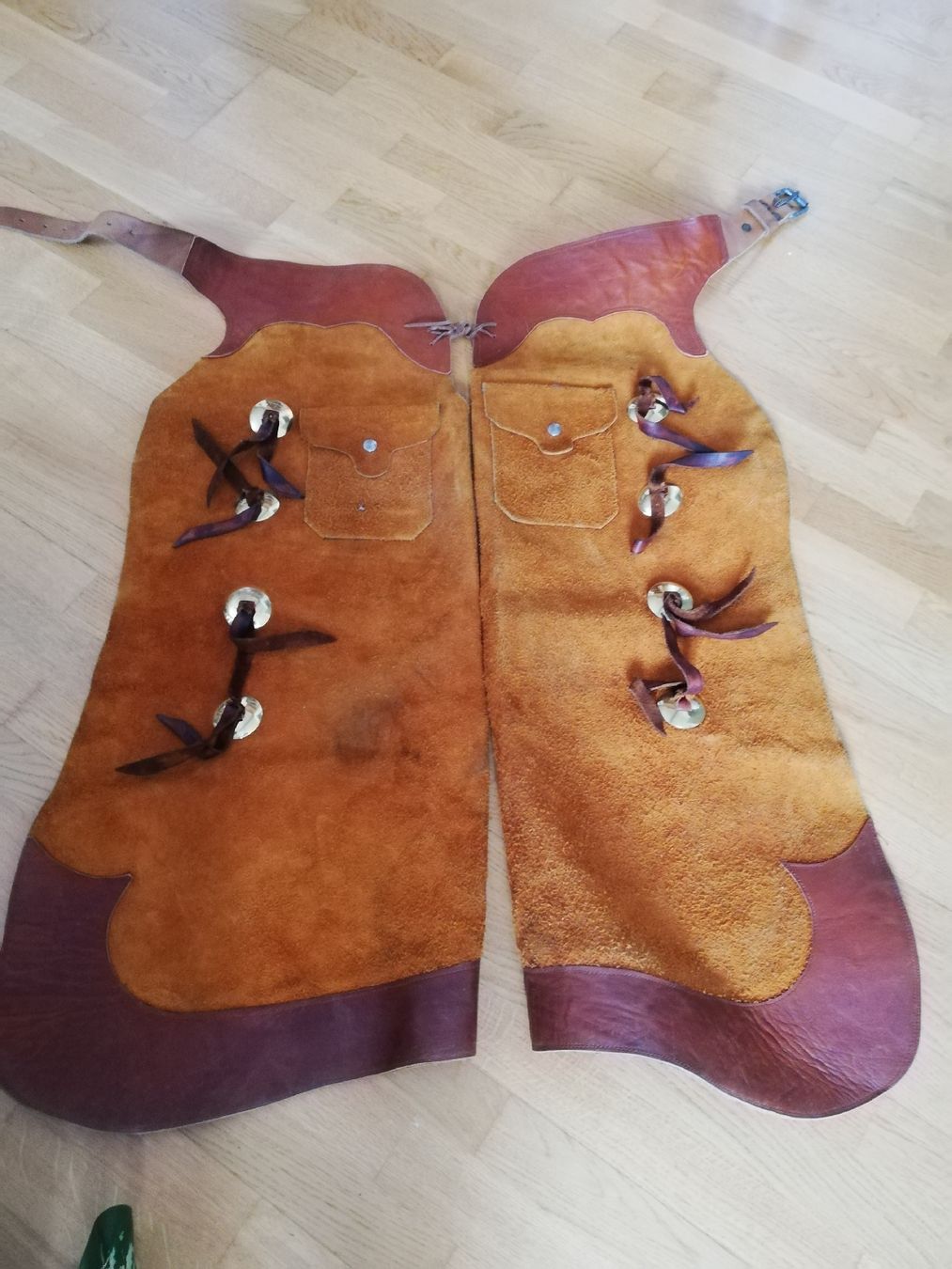 Hosen: Western Chaps Leder hellbraun mit Conchos gebraucht – Gebraucht aus Luzern von Amenophis1 9