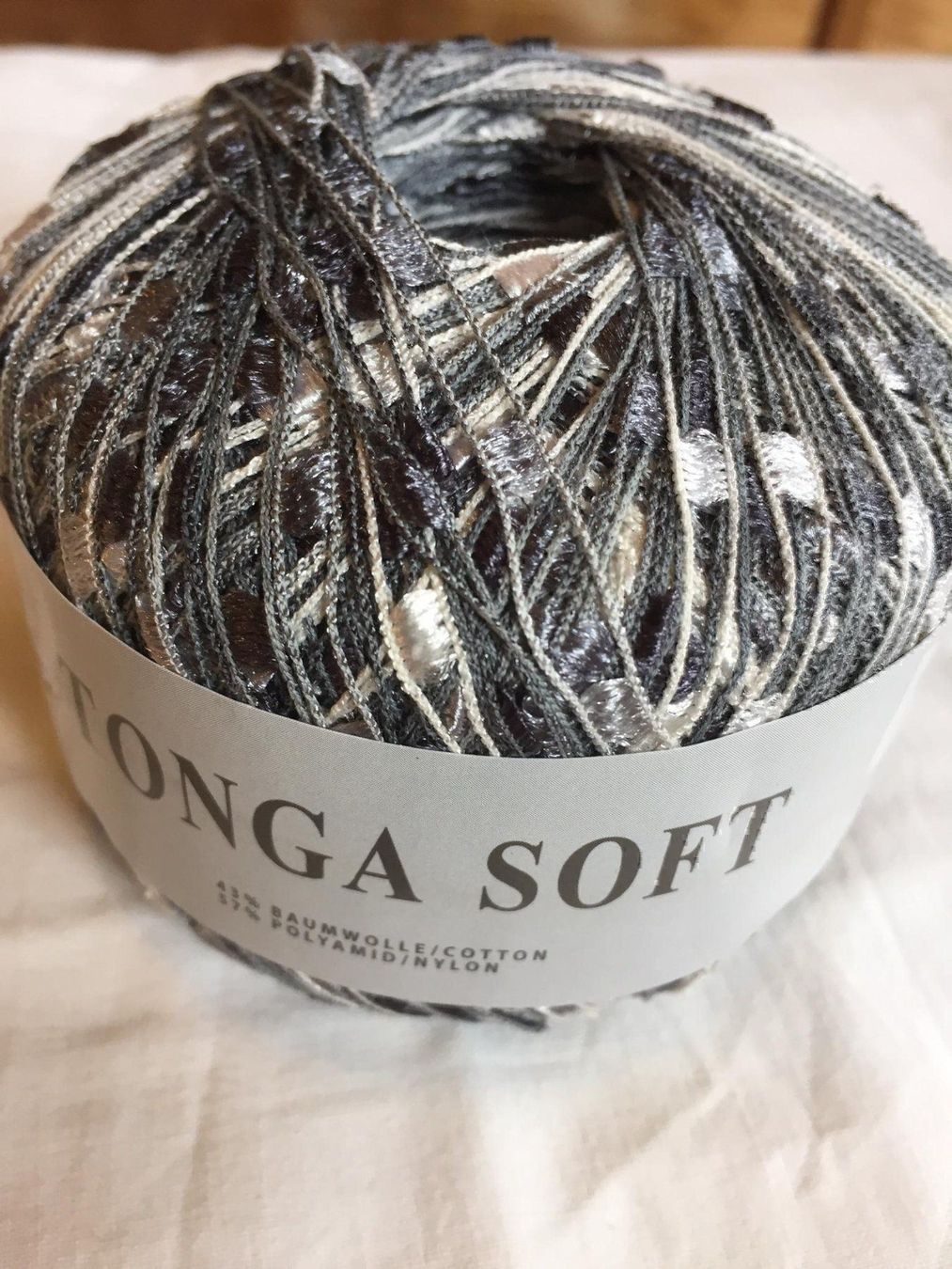 Lana: Handarbeiten Tonga soft – Nuovo (secondo la descrizione) da Balsthal venduto da dasesaro