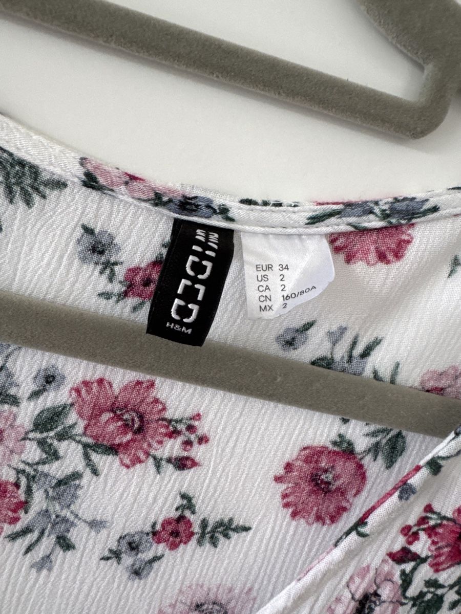 H&M Camicette: Bluse Gr. 34 Blumenmuster weiss rosa – Nuovo (secondo la descrizione) da Winterthur venduto da MiliB. 2