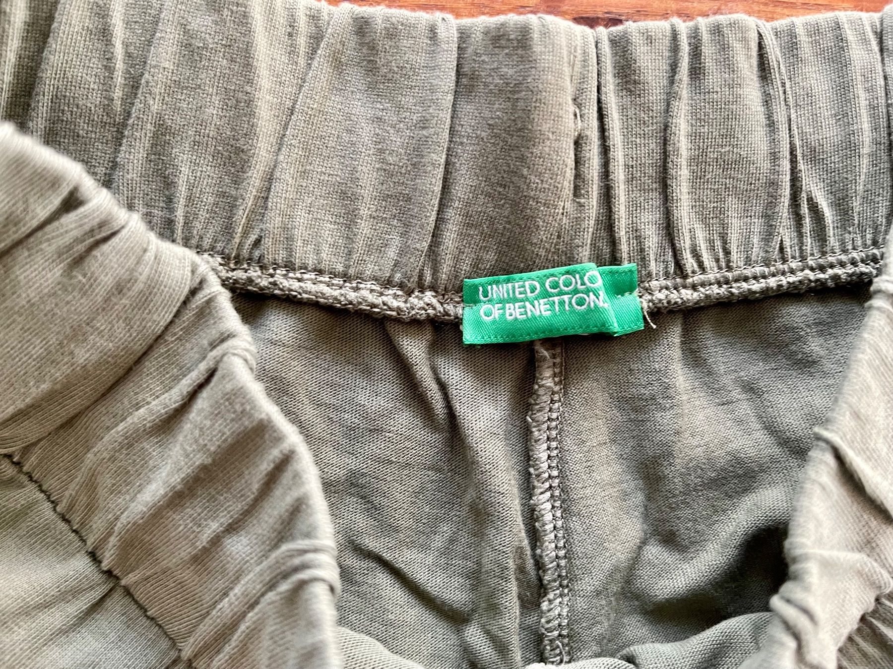 Benetton Pantaloni: tolle Benetton Shorts Gr. 164 – Usato da Buchrain venduto da Sunny026 2