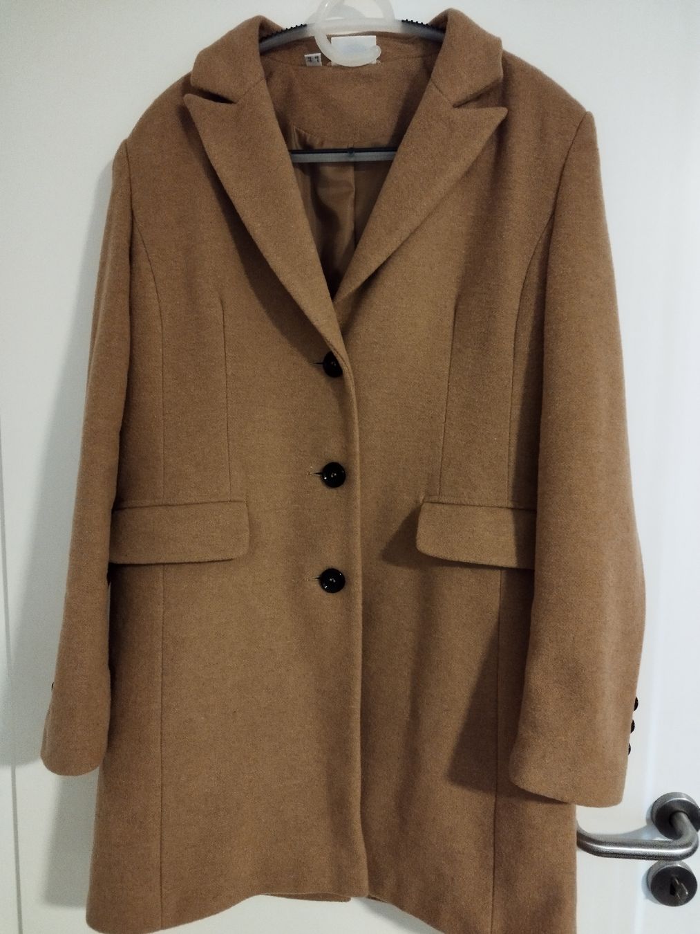 Cappotti: Manteau – Nuovo (secondo la descrizione) da Mont-sur-Lausanne venduto da Laetitia.Vnts