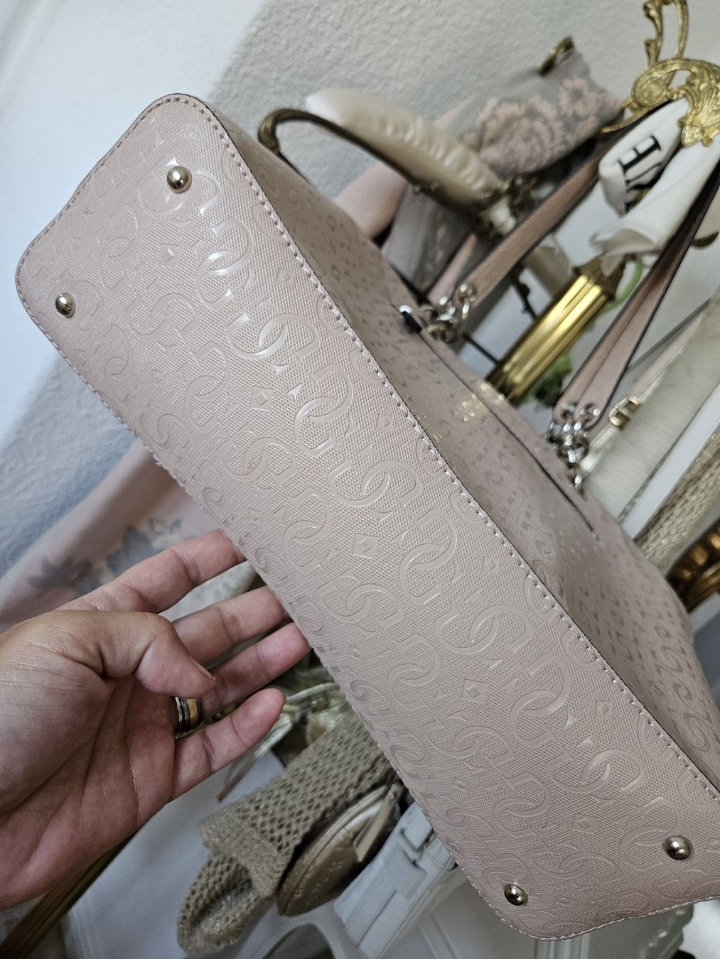 Guess Borse da donna: Guess Handtasche selten gebraucht – Usato da Mühlethurnen venduto da Zauberfee3 5