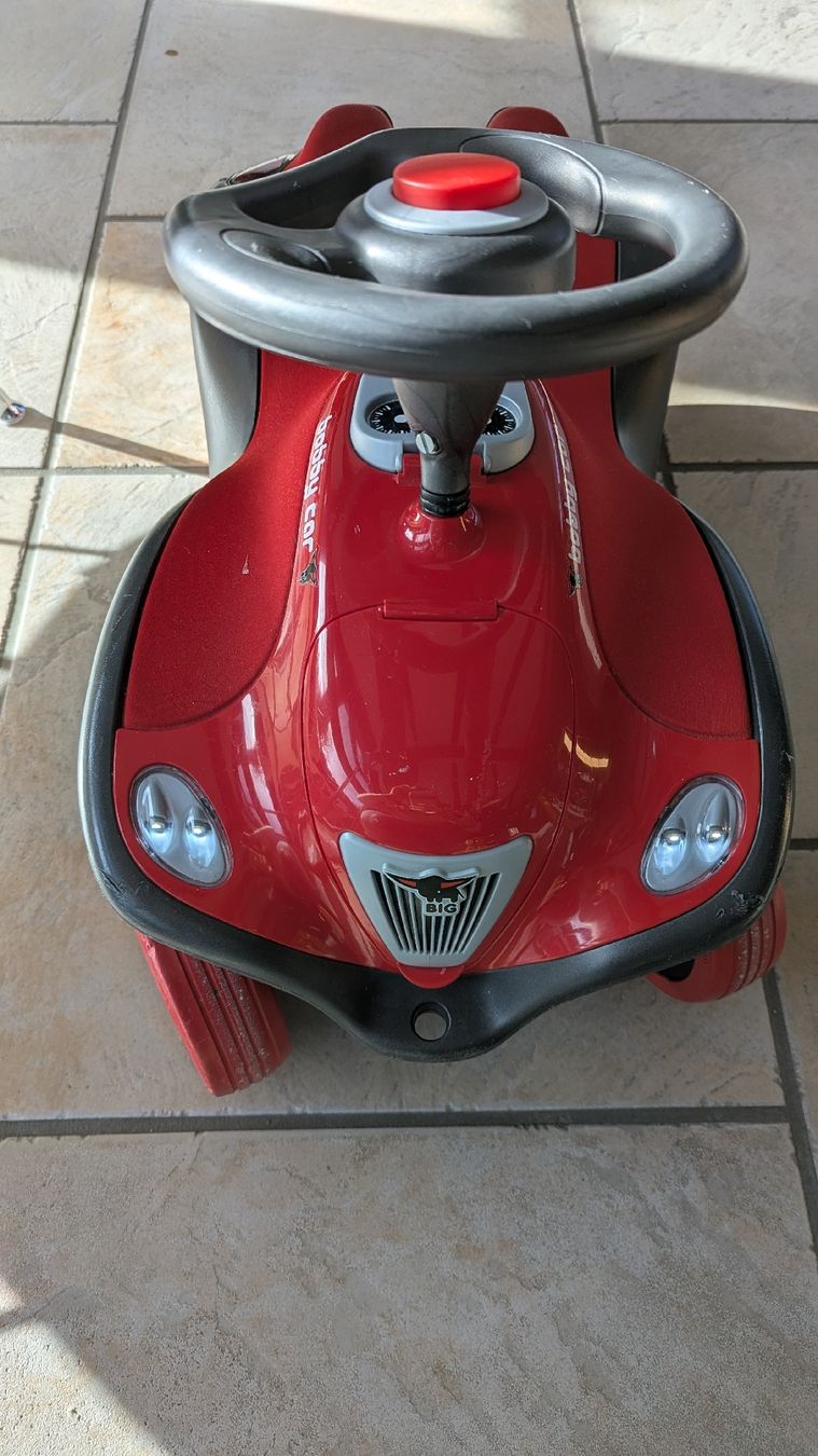 Big Fahrzeuge für Kinder: Rotes Bobby Car mit Flüsterrädern – Gebraucht aus Reigoldswil von vio_bz68 2